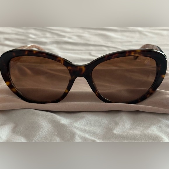 Tory Burch Sunglasses Tortoise - Picture 4 of 7